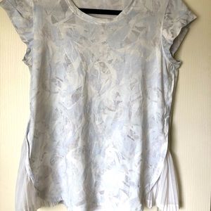 Lululemon white/grey short sleeve top with pleats